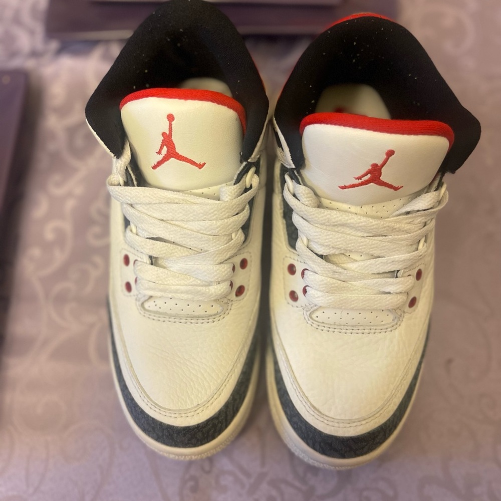 Boys Nike Air Jordan’s sz 4, USA